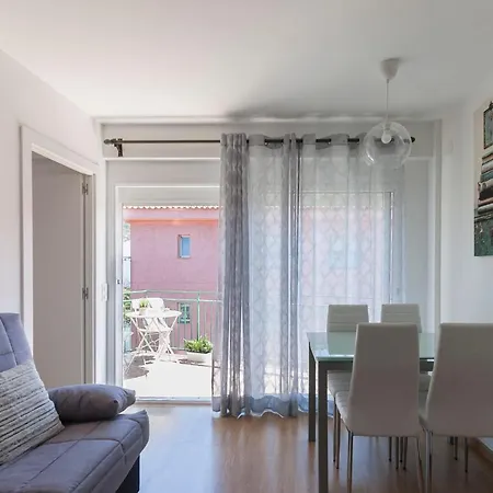 Lets Holidays 2 Minutes To The Beach With Wifi Apartment