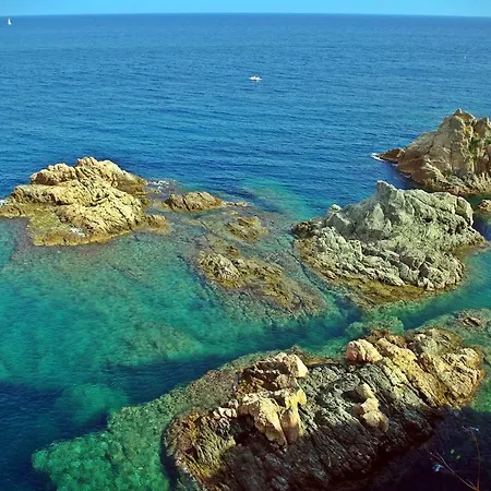 Apartment Lets Holidays 2 Minutes To The Beach With Wifi *